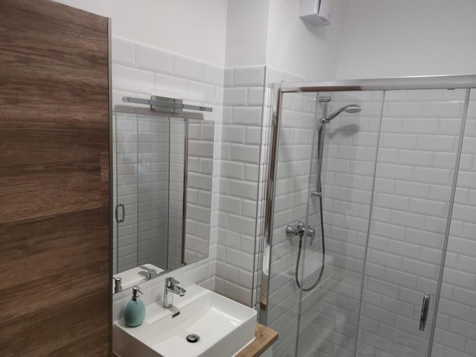 Androméda Apartman Sarvar Exterior foto